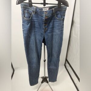 Women CAbi Button Fly Distressed Straight skinny jeans casual size 14 excellent